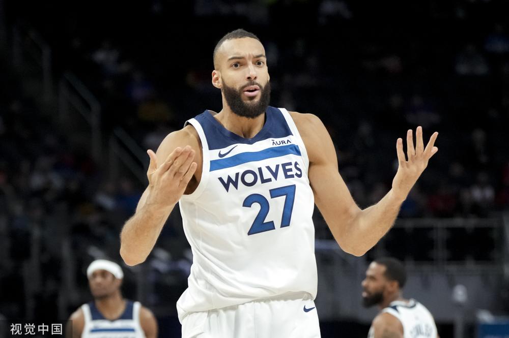 湖人队在接 湖人队在接