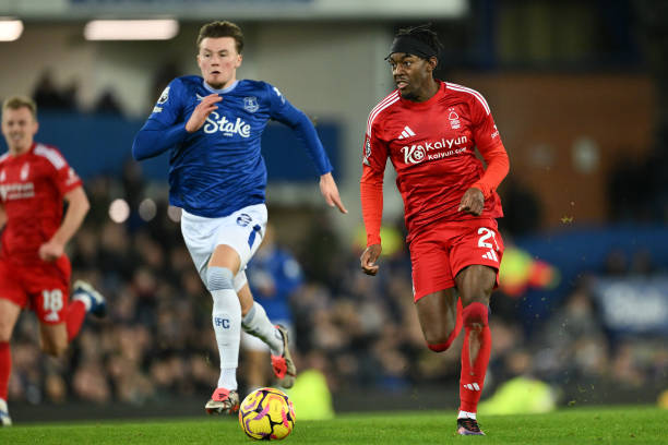 而背后隐藏 而背后隐藏